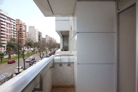 3 room luxury Flat for rent in Valencia, Spain - Photo 4