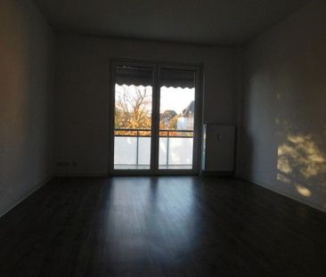 Sehr schöne 2-Zimmerwohnung renoviert direkt am Crönpark... - Foto 1