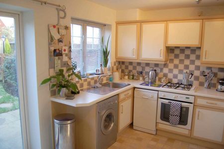 2 bedroom townhouse to rent - Photo 3