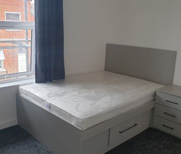 6 Bed - 2 School View, Hyde Park, Leeds - LS6 1EN - Student - Photo 2