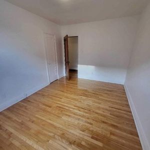 3 CH - 1 SDB - Montréal - $1,850 /mo - Photo 2