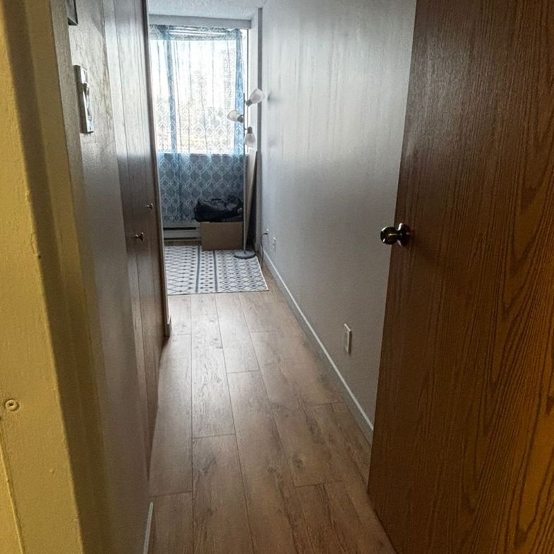 904-9521 Cardston Court, Burnaby - Photo 1