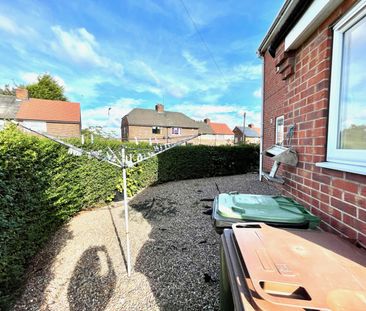 SPECTACULAR TWO BEDROOM FLAT IN THE STRIKING CITY OF WAKEFIELD!!! - Photo 1