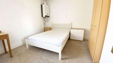 Percy Road, Southsea, PO4 - Photo 4