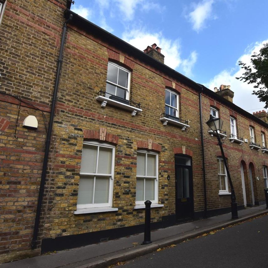 2 bedroom terraced house to rent - Photo 1