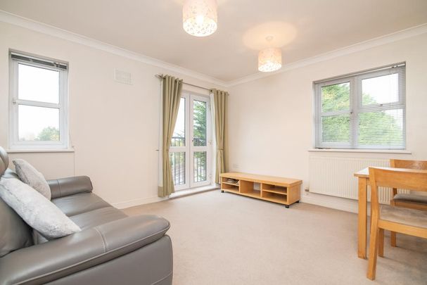 2 bedroom flat to rent - Photo 1