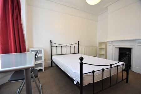 3 bedroom terraced house to rent - Photo 4