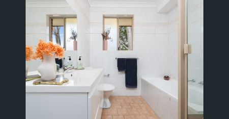 North facing apartment enjoys central address - Photo 5