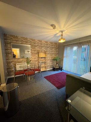 Caister Hall Apartment 22 - Photo 1