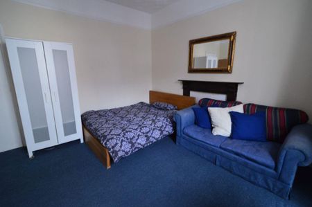 2 bedroom private hall to rent - Photo 2