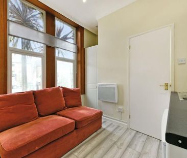 Studio to rent - Photo 6