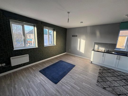 1 bedroom flat to rent - Photo 1