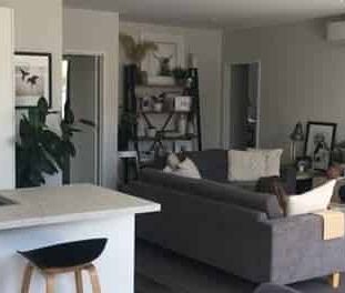 AS NEW PRIVATE 2 BEDROOM TOWNHOUSE - Photo 5