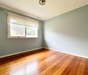 Prime Location! - Photo 6