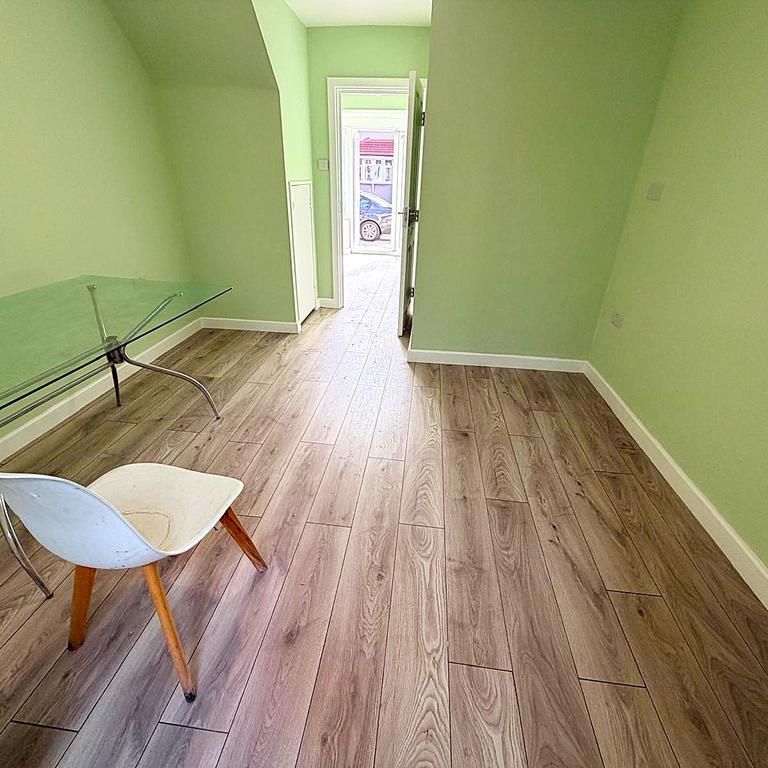 4 bedroom ground floor maisonette to rent - Photo 1