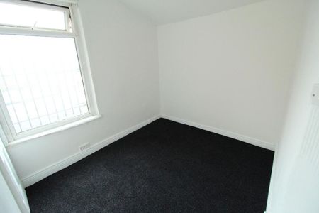 4 bedroom terraced house to rent - Photo 4
