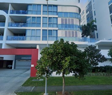 Spacious 2-Bedroom Apartment with Water Views in the Heart of Labrador - Photo 4
