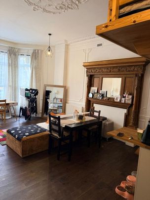 Studio Flat, Mapesbury Lodge, NW2 - Photo 1