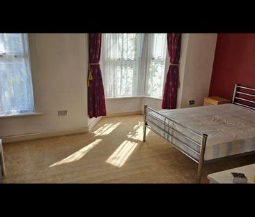Room in a Shared House, Salisbury Road, E7 - Photo 6
