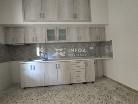 Καβάλα, Τίμιος Σταυρός. Διαμέρισμα 80τ.μ. ΣΕ ΥΠΕΡΥΨΩΜΕΝΟ ΗΜΙΟΡΟΦΟ διατίθεται προς Ενοικίαση - Photo 2