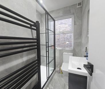 1 bedroom bedsit to rent - Photo 1