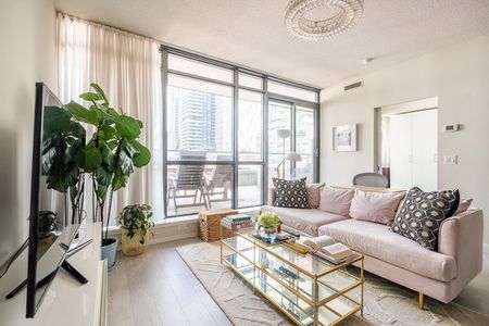 Charlotte Street - Photo 3