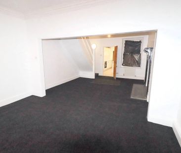 2 bedroom end of terrace house to rent - Photo 2