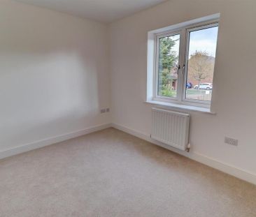 2 bedroom semi-detached house to rent - Photo 5