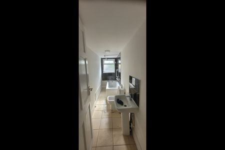 4 Bed End Terrace, Burford Road, E6 - Photo 5