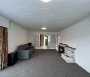 Wainuiomata 3 Bedrooms - Photo 2