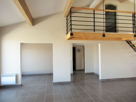 A LOUER NARBONNE TYPE 4 EN PENTHOUSE - Photo 2