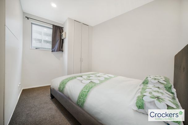 HAVARD – Fully renovated with New Carpet, Paint, Appliances and Furniture. - Photo 1