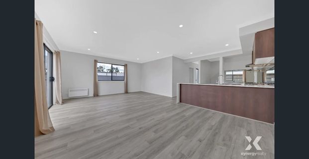 Modern 3-Bedroom Family Home in Prime Willandra Estate Location - Photo 1