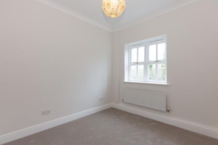 3 bedroom terraced house to rent - Photo 3