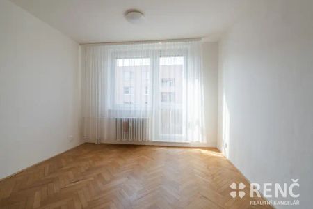 Pronájem zrekonstruovaného bytu 3+1 s lodžií, 75,4 m - Fotografie 5