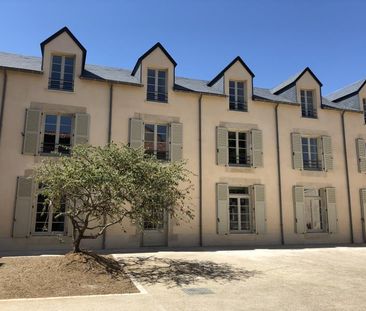 T2 POITIERS – Hôtel d’Etissac – 48.8 m² - Photo 1