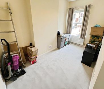 2 bedroom end of terrace house to rent - Photo 4