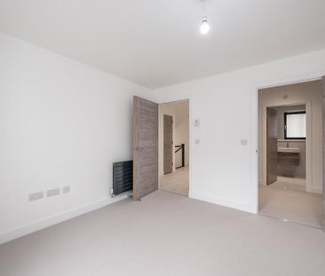 3 bedroom terraced house to rent - Photo 3