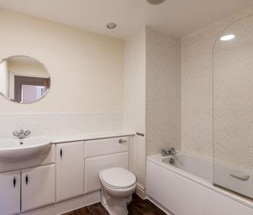 2 bedroom flat to rent - Photo 6