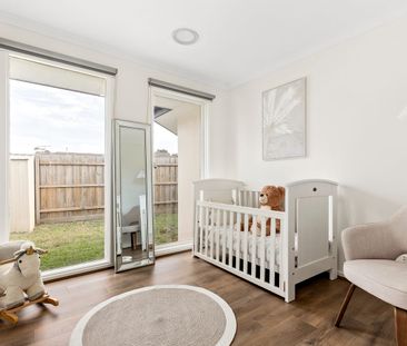 Stylish Family Living in prime location! - Photo 6