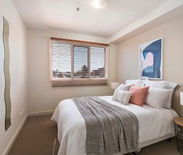 Stylish & Convenient Living in the Heart of Preston - Photo 3
