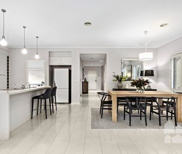 Tranquil family entertainer, dream lifestyle location - Photo 3