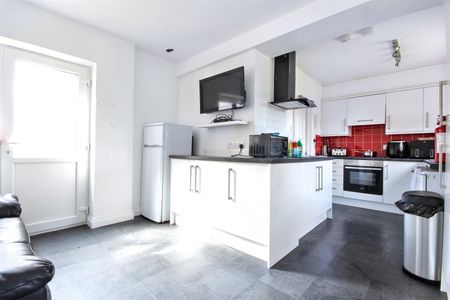1 Bedroom House / Flat Share to let - Photo 3