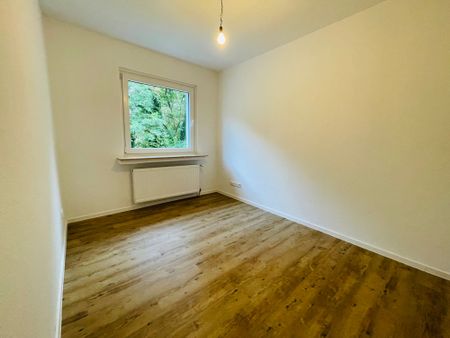 *Erstbezug nach Sanierung – 4 Zimmer Wohnung mit Balkon* - Photo 5