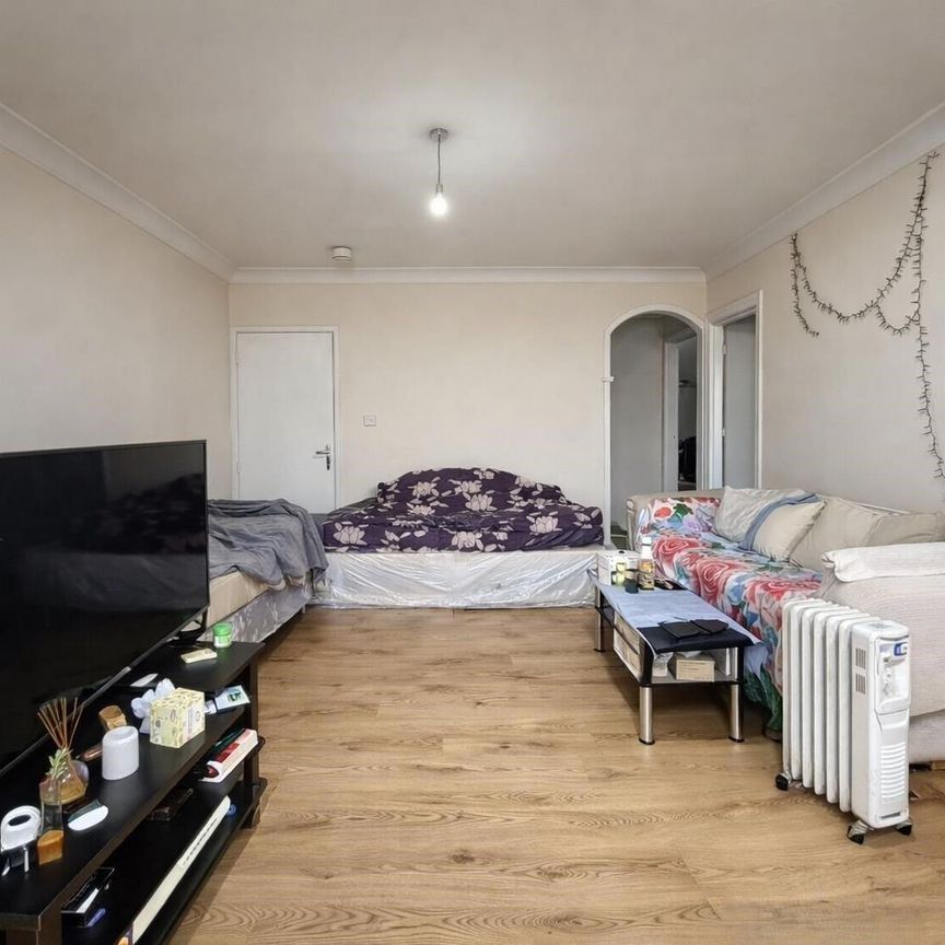 2 bedroom maisonette to rent - Photo 1