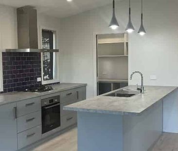 Modern Family Home - Photo 1