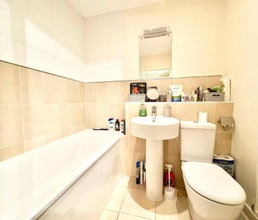 3 bedroom end of terrace house to rent - Photo 6