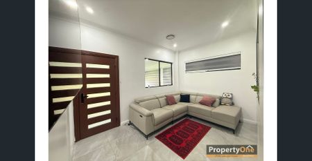 Stunning 3-Bedroom Back House for Rent. Don't miss out. - Photo 2