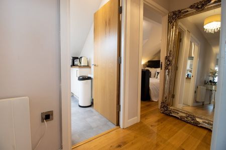 2 Bed Flat, Harrogate Road, LS17 - Photo 5