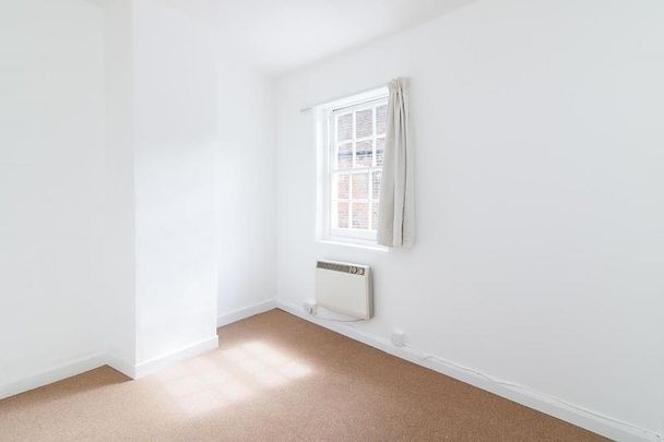 2 bedroom terraced house to rent - Photo 1